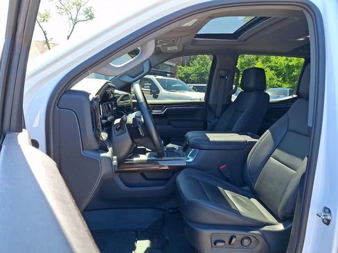 Used 2024 Chevrolet Silverado 1500 LT Trail Boss w/ Convenience Package II AWD/4WD image 19