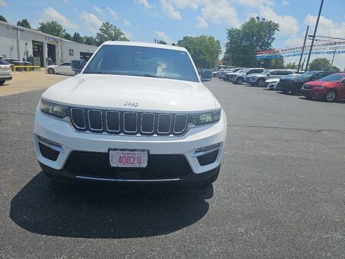 Used 2023 Jeep Grand Cherokee Limited AWD/4WD image 3