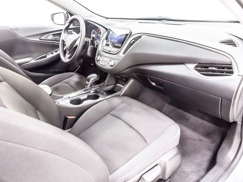 Used 2024 Chevrolet Malibu LT image 31