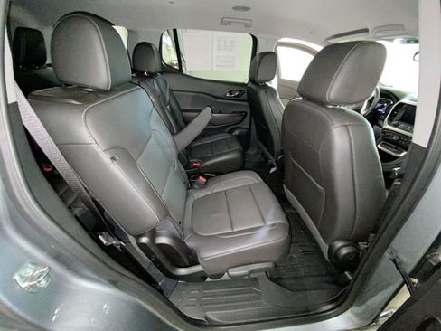 Used 2023 GMC Acadia SLT w/ LPO, Floor Liner Package FWD image 32