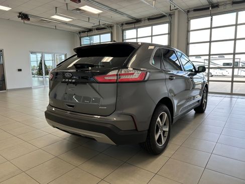 Used 2024 Ford Edge SEL w/ Convenience Package AWD/4WD image 5