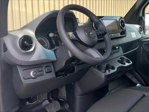 New 2025 Mercedes-Benz Sprinter 2500 image 18