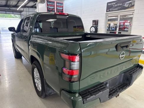 Used 2023 Nissan Frontier SV w/ SV Convenience Package RWD image 3