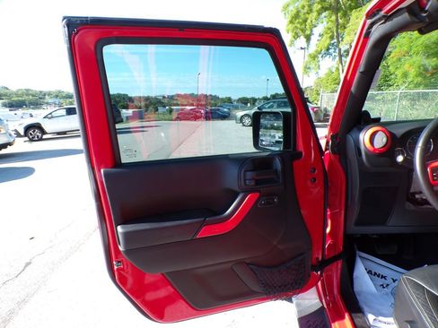 Used 2014 Jeep Wrangler Unlimited Sahara w/ Trailer Tow Group AWD/4WD image 21