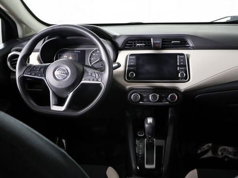 Used 2021 Nissan Versa SV image 27