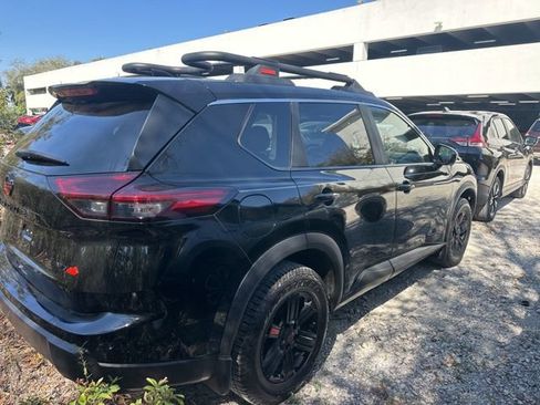 Used 2025 Nissan Rogue SV image 38