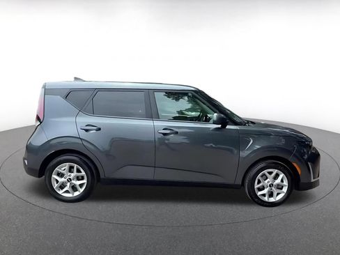 Used 2025 Kia Soul LX w/ LX Technology Package FWD image 16