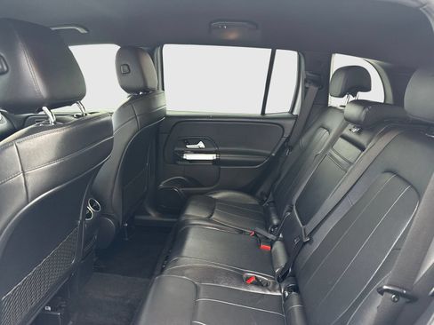 Used 2020 Mercedes-Benz GLB 250 4MATIC w/ Parking Assistance Package image 37