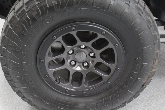 Used 2021 Jeep Gladiator Rubicon AWD/4WD image 15