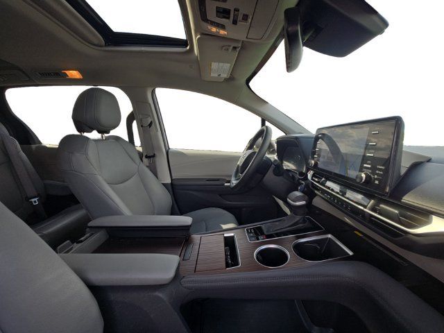 Certified 2024 Toyota Sienna XLE w/ XLE Plus Package AWD/4WD image 16