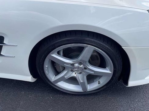 Used 2014 Mercedes-Benz SL 550 image 8