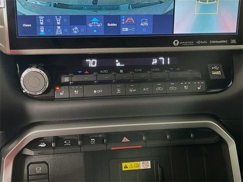 Used 2023 Toyota Tundra Platinum image 16