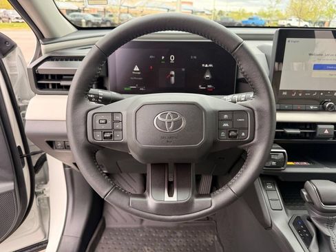 Used 2026 Toyota RAV4 SE w/ Convenience Package AWD/4WD image 17