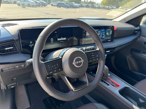 New 2026 Nissan Kicks SR FWD image 13