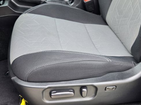 Used 2023 Toyota Tacoma TRD Off-Road w/ Technology Package AWD/4WD image 34