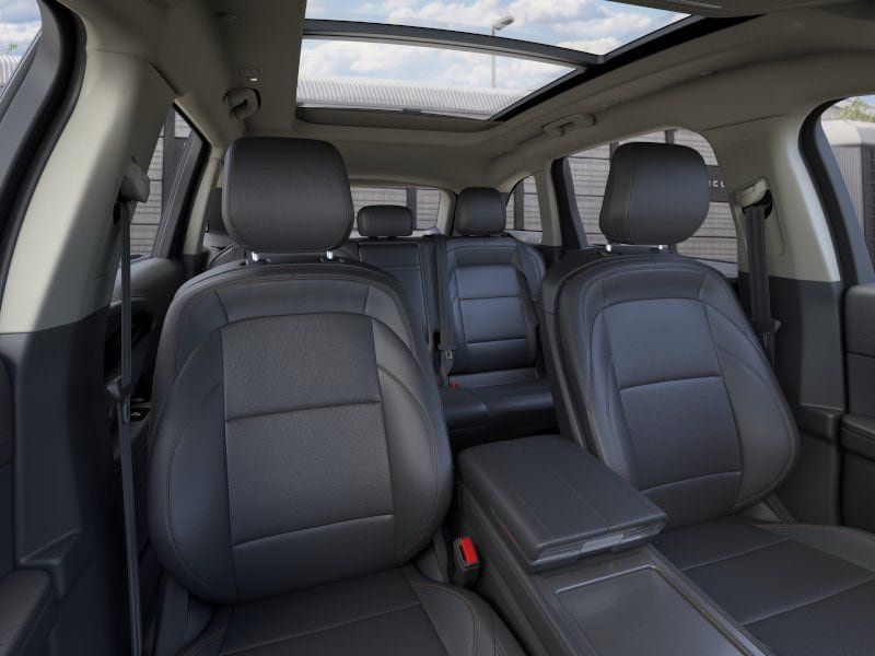 New 2026 Lincoln Nautilus Premier AWD/4WD image 10