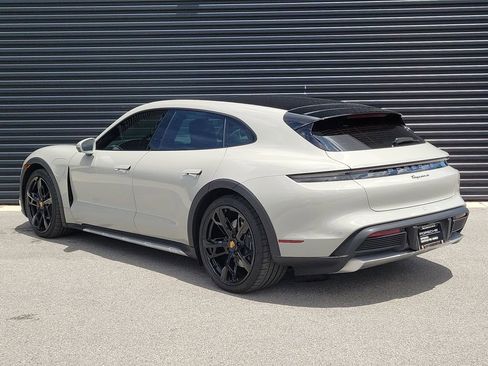 Certified 2022 Porsche Taycan 4 Cross Turismo AWD/4WD image 3