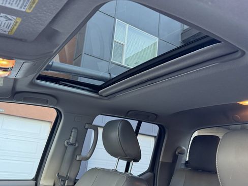 Used 2012 Nissan Frontier SL w/ Moonroof Pkg AWD/4WD image 26