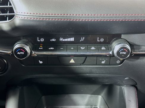 Used 2026 MAZDA MAZDA3 Carbon AWD/4WD image 24