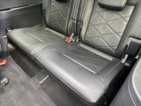 Used 2024 Volkswagen Atlas SE w/ Panoramic Sunroof Package AWD/4WD image 40