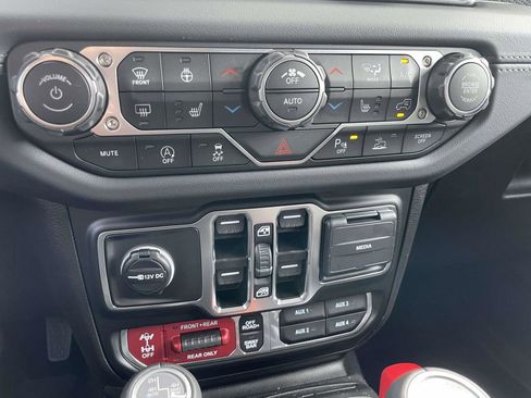 New 2025 Jeep Gladiator Rubicon image 20