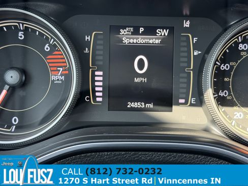 Used 2021 Jeep Cherokee Latitude Plus FWD image 18