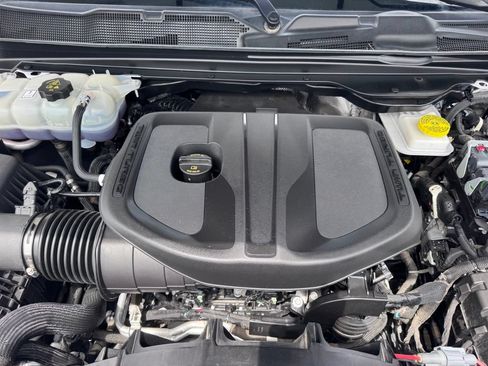 Used 2025 RAM 1500 Laramie AWD/4WD image 37