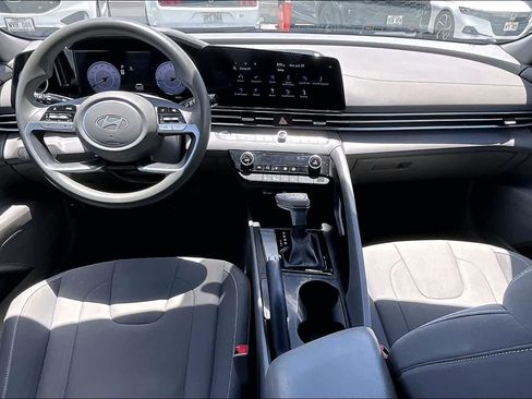 Used 2024 Hyundai Elantra SEL FWD image 10