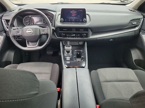 Used 2025 Nissan Rogue SV FWD image 12