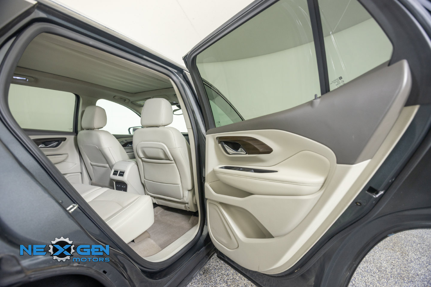 Used 2018 GMC Terrain Denali w/ Advanced Safety Package FWD image 38
