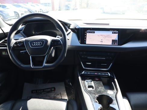 Used 2023 Audi e-tron GT Prestige image 13
