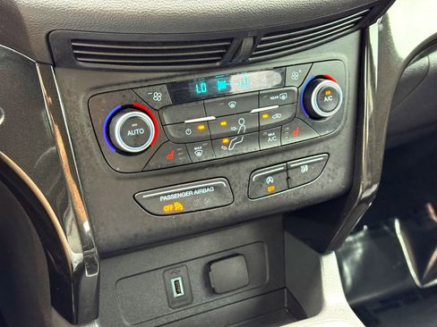 Used 2018 Ford Escape SE w/ SE Sport Appearance Package AWD/4WD image 25