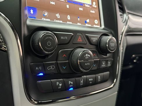 Used 2018 Jeep Grand Cherokee Trackhawk AWD/4WD image 27