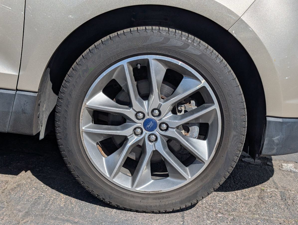 Used 2017 Ford Edge Titanium w/ Equipment Group 301A AWD/4WD image 6
