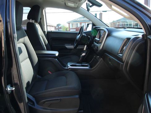 Used 2022 Chevrolet Colorado LT w/ LT Convenience Package image 10