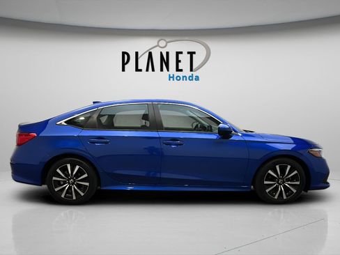 Certified 2023 Honda Civic EX image 3