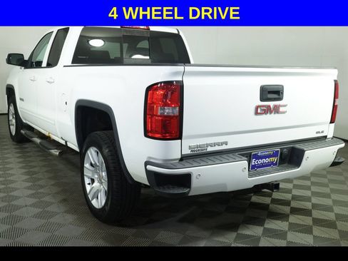 Used 2017 GMC Sierra 1500 SLE w/ SLE Value Package AWD/4WD image 4