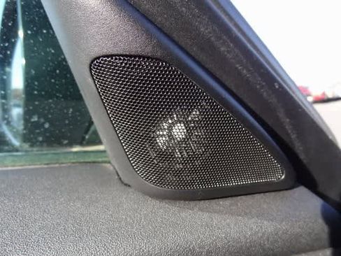 Used 2021 Land Rover Range Rover Velar R-Dynamic S image 18