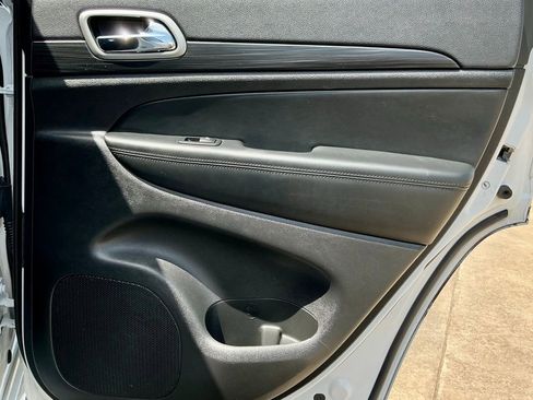 Used 2021 Jeep Grand Cherokee Laredo X image 26