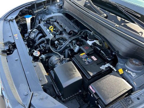 Certified 2025 Hyundai Venue SEL FWD image 30