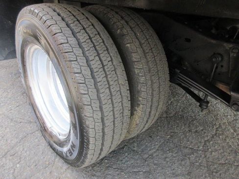 Used 2015 Ford E-350 and Econoline 350 Super Duty RWD image 31