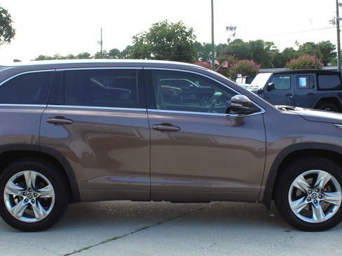 Used 2018 Toyota Highlander Limited AWD/4WD image 6