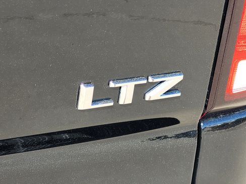 Used 2024 Chevrolet Silverado 2500 LTZ w/ LTZ Convenience Package image 8