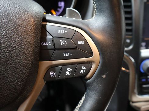 Used 2015 Jeep Grand Cherokee Overland w/ Advanced Technology Group image 44