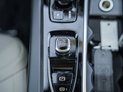 New 2027 Volvo XC60 B5 Plus AWD/4WD image 27