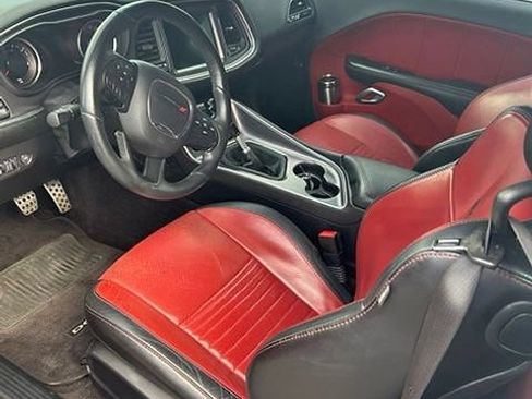 Used 2016 Dodge Challenger R/T Scat Pack RWD image 9