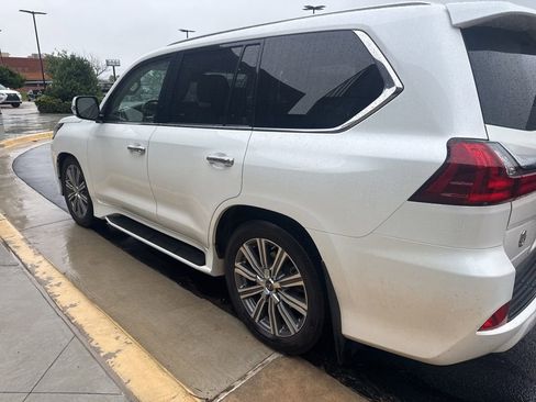 Used 2017 Lexus LX 570 4WD image 3