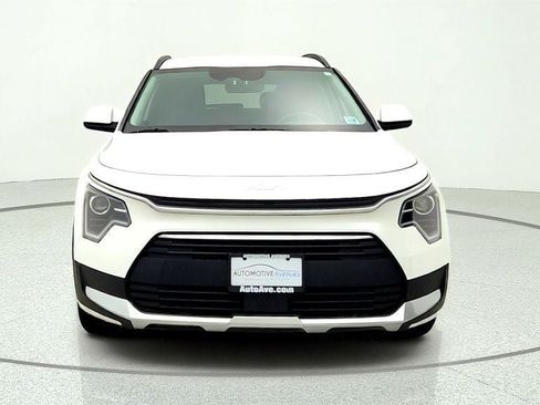 Used 2024 Kia Niro EX FWD image 2