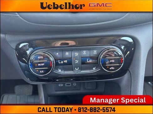 Used 2022 Buick Encore GX Essence w/ Experience Buick Package AWD/4WD image 22