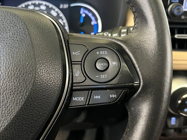Used 2021 Toyota RAV4 Limited AWD/4WD image 39